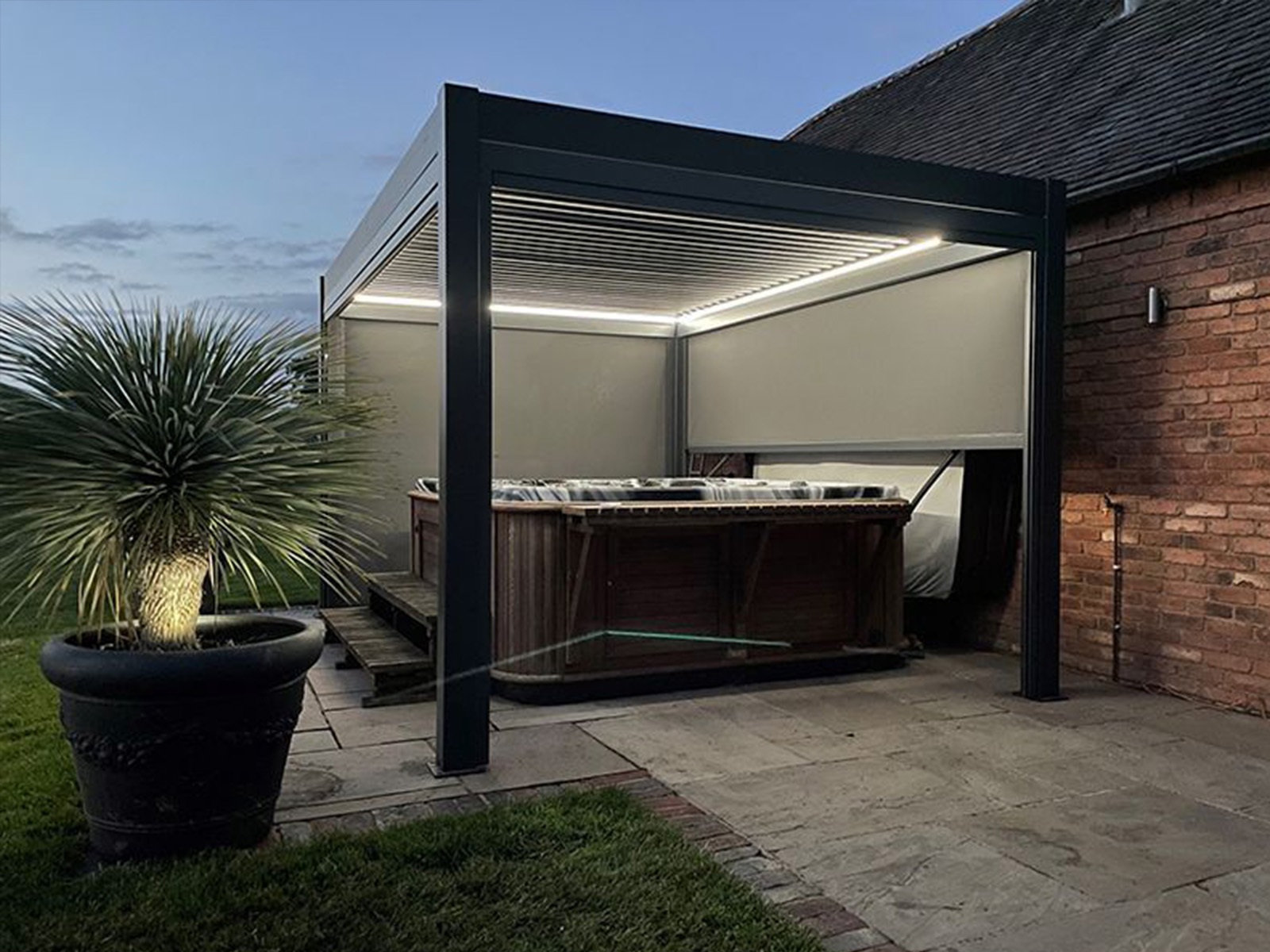 Solaris LED Motorised Pergola | Free Standing – Bild 2